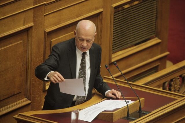 Τα ελληνικά του Παπαδημητρίου