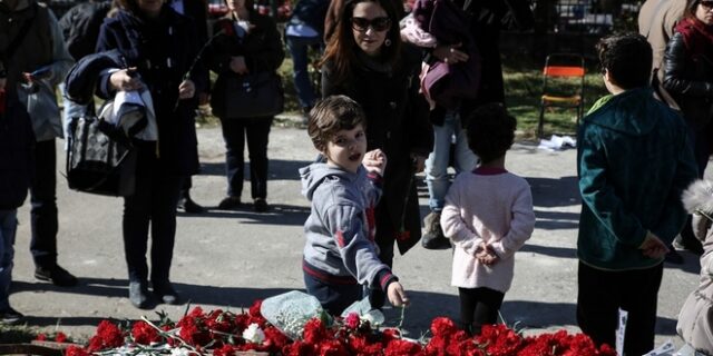 Πολυτεχνείο: Φωτογραφικά καρέ από τους εορτασμούς της 43ης επετείου στην Αθήνα