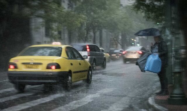Σκηνικό βαρυχειμωνιάς με βροχές, καταιγίδες και χιόνια