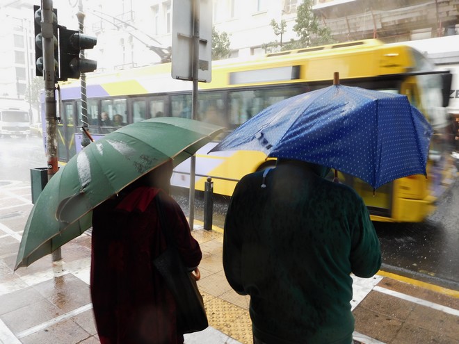 Νεφώσεις και σποραδικές καταιγίδες