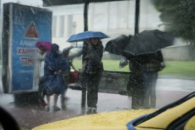 Πρώτη μέρα του χειμώνα με βροχές και πτώση της θερμοκρασίας