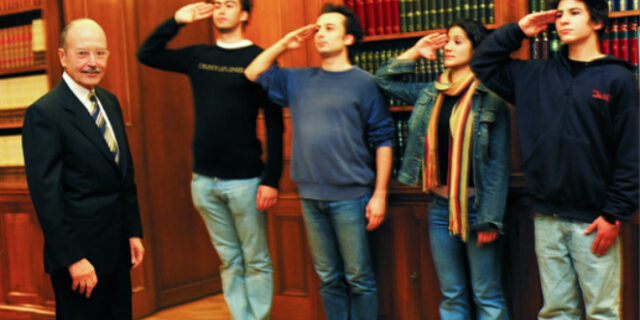 Αντίο κύριε Πρόεδρε: Η συνάντηση Στεφανόπουλου με τους Schooligans