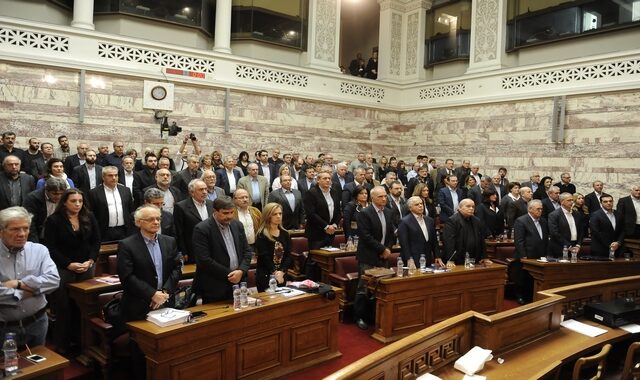 Ενιαία η γραμμή των βουλευτών του ΣΥΡΙΖΑ για τα εργασιακά, επισημαίνουν πηγές της ΚΟ