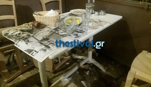 Επίθεση κουκουλοφόρων στον Αρτέμη Σώρρα μέσα σε πατσατζίδικο