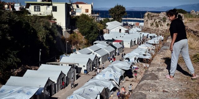 Σπέρνουν το μίσος στη Χίο. Φωνές ακόμη και για θαλάσσιο φραγμό