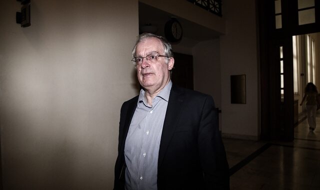 ΝΔ: ‘Τρώνε’ τον Τασούλα λόγω Νικολόπουλου