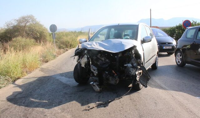Καραμπόλα τριών αυτοκινήτων δημιούργησε ουρά χιλιομέτρων