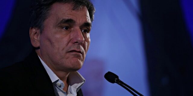 Ο Τσακαλώτος διέψευδε ο “αξιωματούχος” επιβεβαιώνει