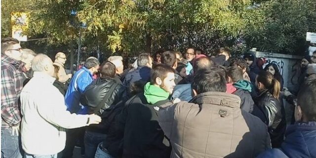 Ένταση στην Πολυτεχνική Σχολή του ΑΠΘ. Δεν άφησαν μέλη του ΣΥΡΙΖΑ να καταθέσουν στεφάνι