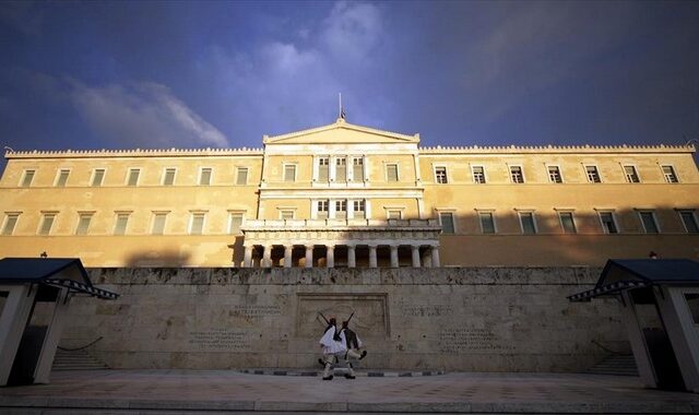 ‘Ψαλίδι’ 3 εκ. ευρώ στις λειτουργικές δαπάνες στη Βουλή για το 2017