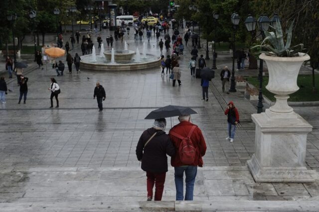 Τοπικές βροχές και βαθμιαία πτώση της θερμοκρασίας