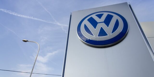 Διευρύνεται η έρευνα σε βάρος της VW για χειραγώγηση της αγοράς