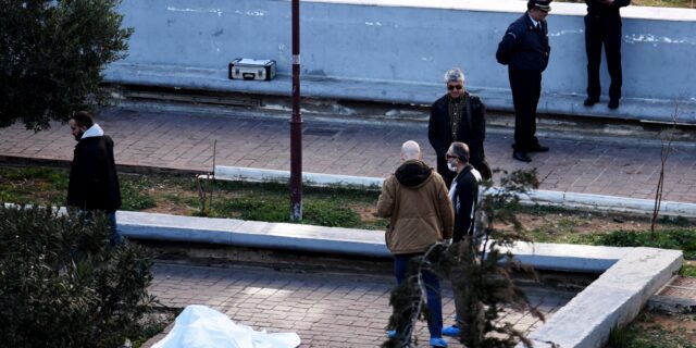 Καταδίωξη στην Πλ. Θεάτρου: Πυροβόλησε και τραυμάτισε αστυνομικό και μετά αυτοκτόνησε