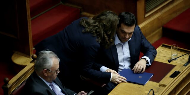 Τσίπρας: Ο προϋπολογισμός που ψηφίσαμε σηματοδοτεί την οριστική έξοδο από την κρίση