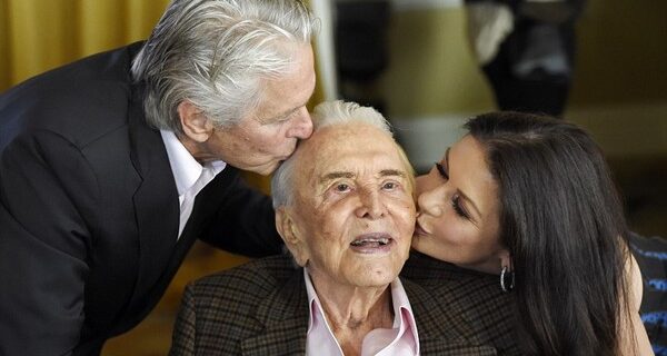 Kirk Douglas, ο ‘Σπάρτακος’ 100άρισε