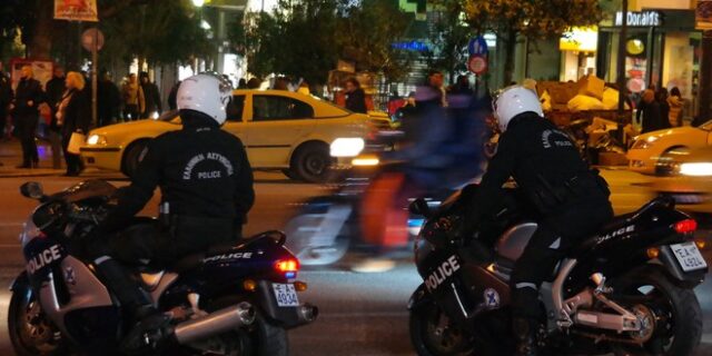 Γρονθοκόπησαν παντοπώλη στο κέντρο της Αθήνας και τον λήστεψαν