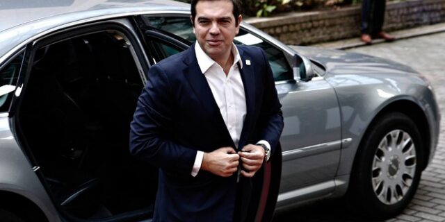 Δεν κάνει πίσω ο Τσίπρας και ζητά την ψήφο όλων των κομμάτων για τα μέτρα στήριξης