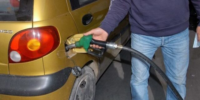 Ακινητοποίησαν με βία υπάλληλο πρατηρίου καυσίμων και του πήραν τις εισπράξεις