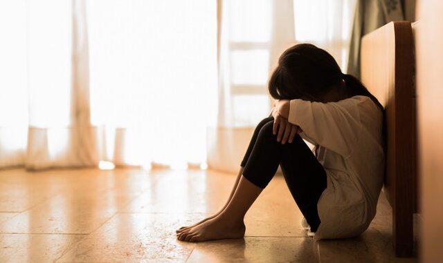 Φρίκη στη Λάρισα: Έγραψε σε σχολική έκθεση ότι τη βίασε ο νονός της