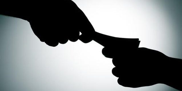 Η διαφθορά κάνει πάρτι στην υγειά των ‘Θεσμών’