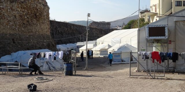 Άγγελοι και δαίμονες στον προσφυγικό καταυλισμό της Σούδας