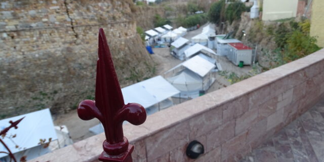 Ο μύλος του (αντι)προσφυγικού στη Χίο και το παιχνίδι της ακροδεξιάς