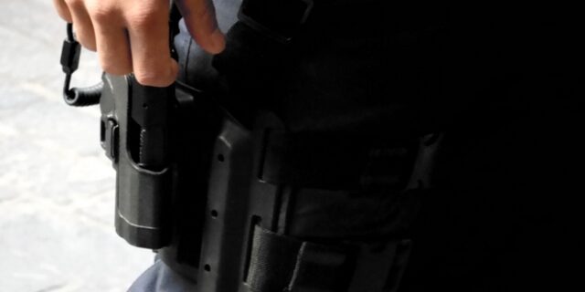Σε διαθεσιμότητα Ειδικός Φρουρός. Τράβηξε όπλο σε κατάσταση μέθης