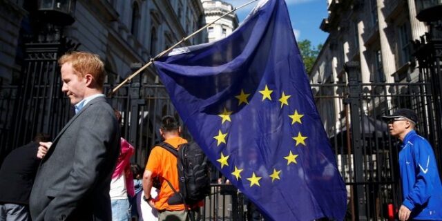 Ευρωπαϊκή Συνομοσπονδία Συνδικάτων: ‘Όχι άλλο καρφί στο φέρετρο των εργασιακών στην Ελλάδα’