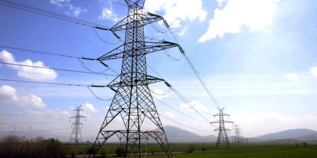 Καλή χρονιά με μειώσεις στα τιμολόγια του ηλεκτρικού ρεύματος έως και 7%