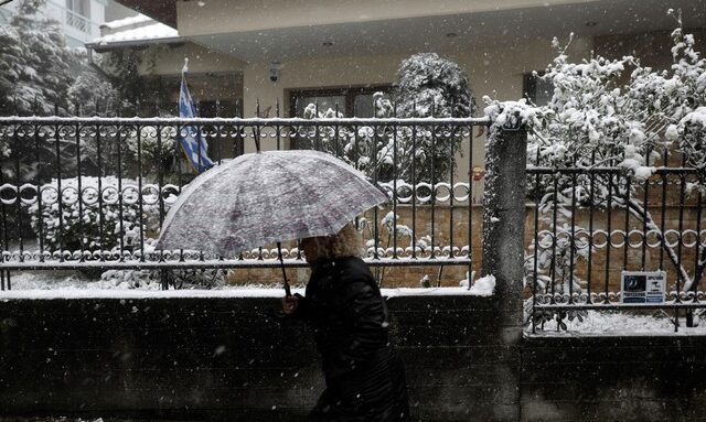 Χιόνια, χαμηλή θερμοκρασία και καταιγίδες την Πέμπτη