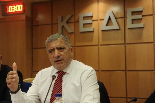 Βγήκαν τα μαχαίρια στο συνέδριο της ΚΕΔΕ