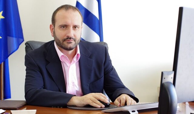 Κ. Κόλλιας στο News247: Μας αναγκάζουν να κλείσουμε τα βιβλία μας