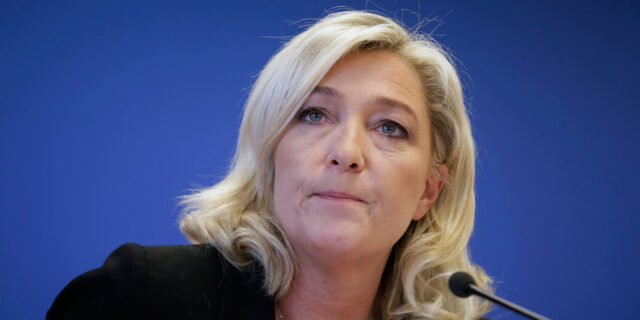 Υπέρ της άρσης της ασυλίας της Μαρίν Λεπέν τάχθηκαν οι ευρωβουλευτές