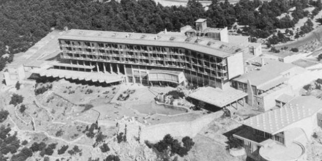 Μηχανή του Χρόνου: Το πολυτελές ξενοδοχείο που ‘πάτωσε’ και έγινε το καζίνο της Πάρνηθας