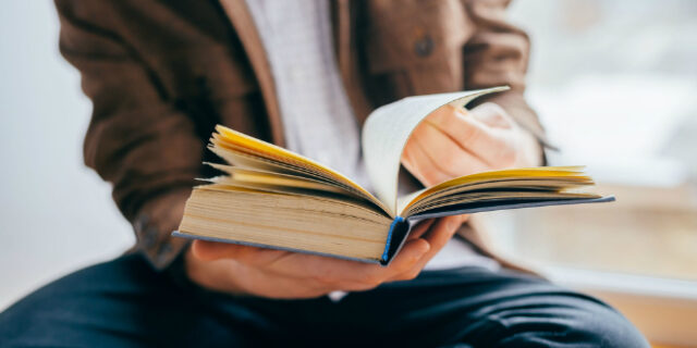 10 βιβλία για να δωρίσεις φέτος τις γιορτές