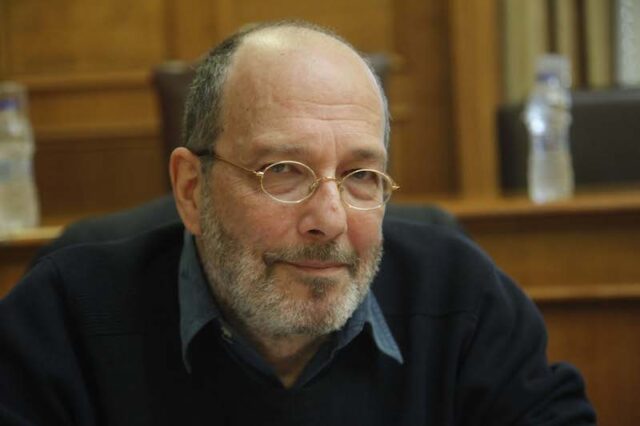 Παραίτηση με αιχμές