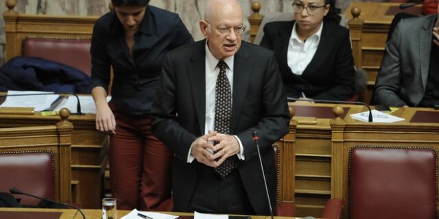 Παπαδημητρίου: Δεν διαπραγματευόμαστε μείωση του αφορολόγητου