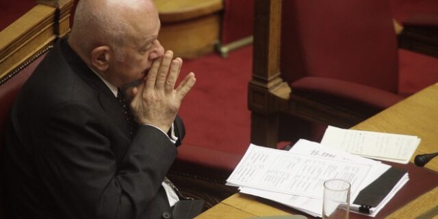 Αποτάσσεται την υψηλή φορολογία ο υπουργός Οικονομίας