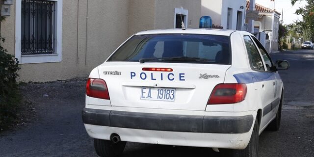 Αγγλίδα έβαλε φωτιά στα σκεπάσματα του Έλληνα συντρόφου της