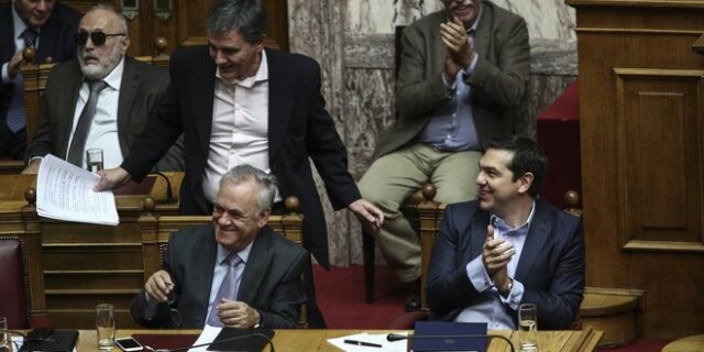 Προϋπολογισμός με φόντο ΔΝΤ, παροχές, εκλογολογία