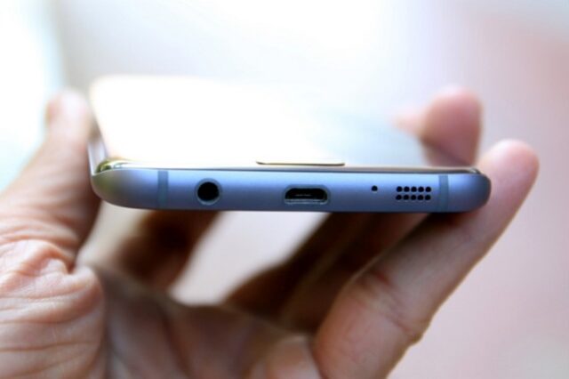 Στα βήματα της Apple η Samsung με τη θύρα των ακουστικών στο Galaxy S8;