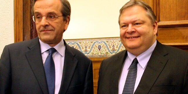 Δε φεύγει ο Αντώνης
