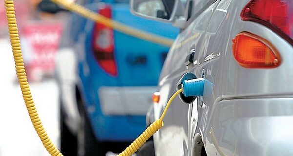 Έρχονται 120 σταθμοί φόρτισης ηλεκτρικών οχημάτων στην Αττική