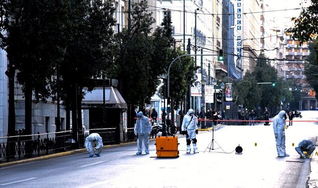 Ελεγχόμενες εκρήξεις σε βόμβα έξω από το Υπουργείο Εργασίας