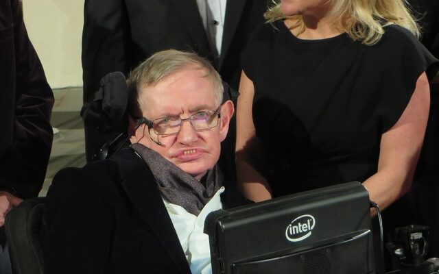 Stephen Hawking: Διανύουμε την πιο δύσκολη εποχή για την ανθρωπότητα