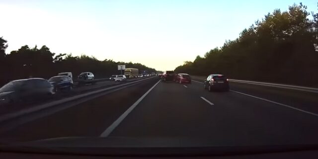 Το νέο Autopilot της Tesla προέβλεψε τρακάρισμα!