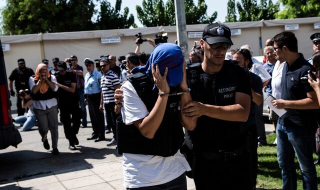 Δεν εκδίδονται οι Τούρκοι αξιωματικοί
