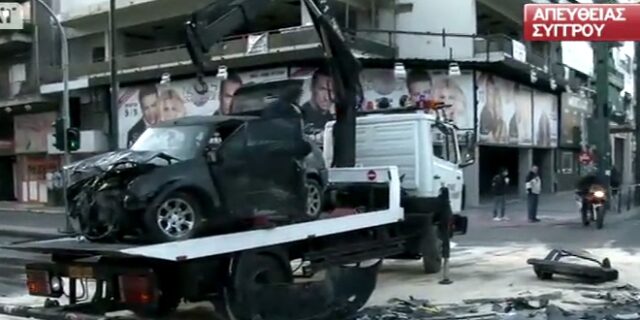 Έξι τραυματίες σε καραμπόλα στη Συγγρού