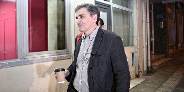 Τσακαλώτος: Μόνιμος ζουρλομανδύας το Σύμφωνο Σταθερότητας