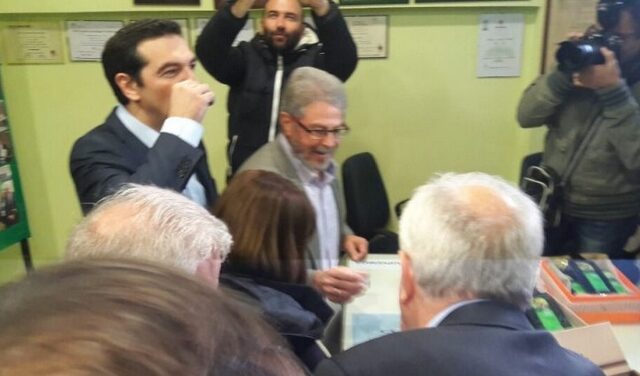 Σε ελαιουργείο της Κριτσάς ο Αλέξης Τσίπρας